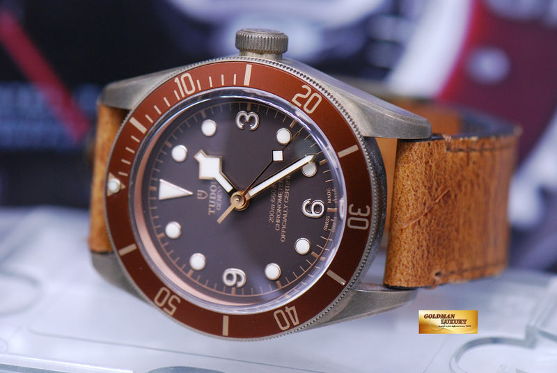 products/GML1529_-_Tudor_Black_Bay_Bronze_41mm_Automatic_79250B_-_11.JPG