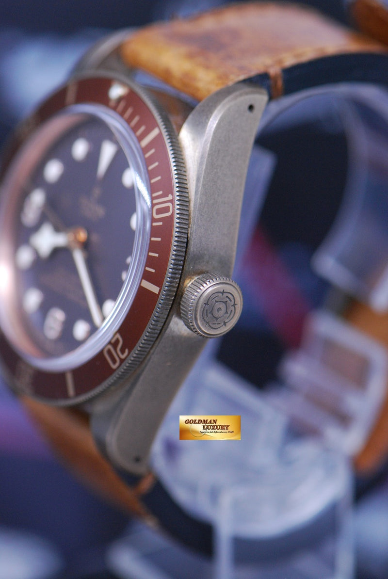 products/GML1529_-_Tudor_Black_Bay_Bronze_41mm_Automatic_79250B_-_3.JPG