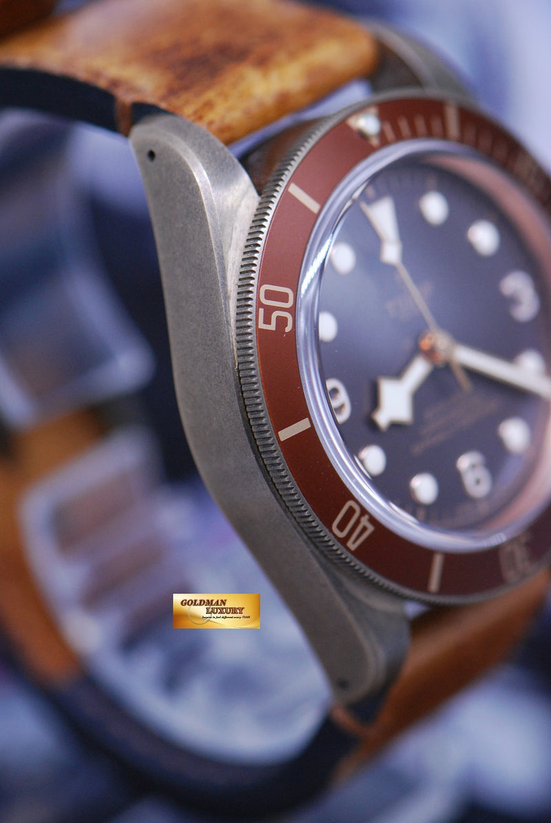 products/GML1529_-_Tudor_Black_Bay_Bronze_41mm_Automatic_79250B_-_4.JPG