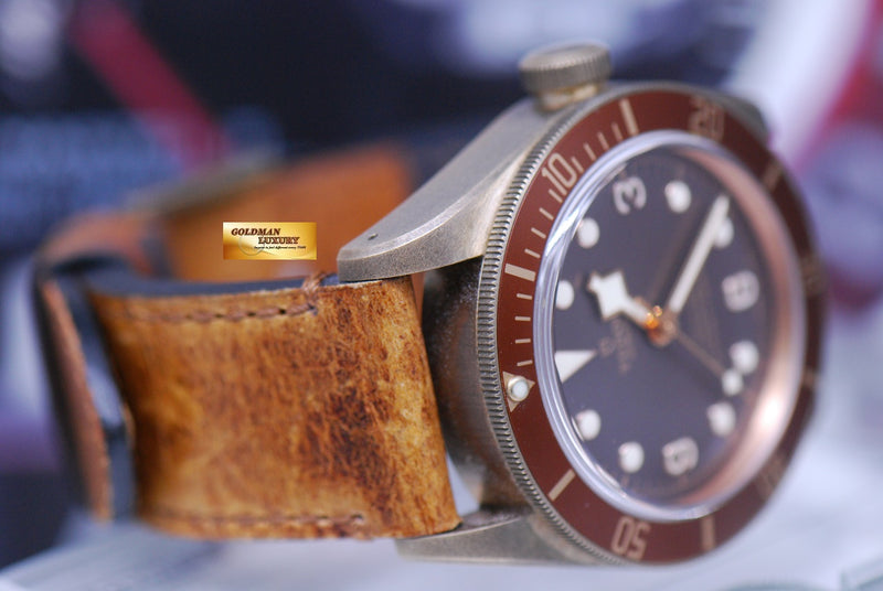 products/GML1529_-_Tudor_Black_Bay_Bronze_41mm_Automatic_79250B_-_6.JPG