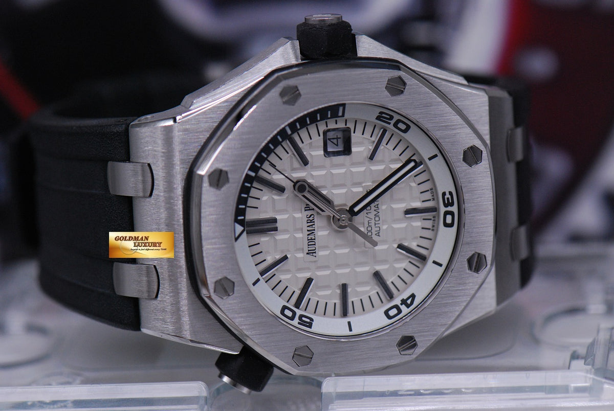 [SOLD] AUDEMARS PIGUET OFFSHORE DIVER SEE-THRU DISPLAY BACK WHITE AUTOMATIC 15710ST (LNIB)