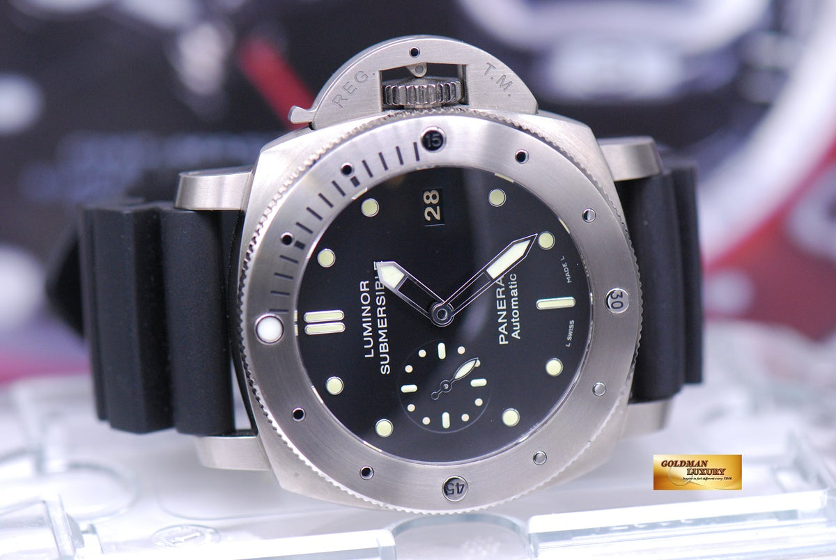 [SOLD] PANERAI LUMINOR SUBMERSIBLE TITANIUM AUTOMATIC PAM 305 (MINT)