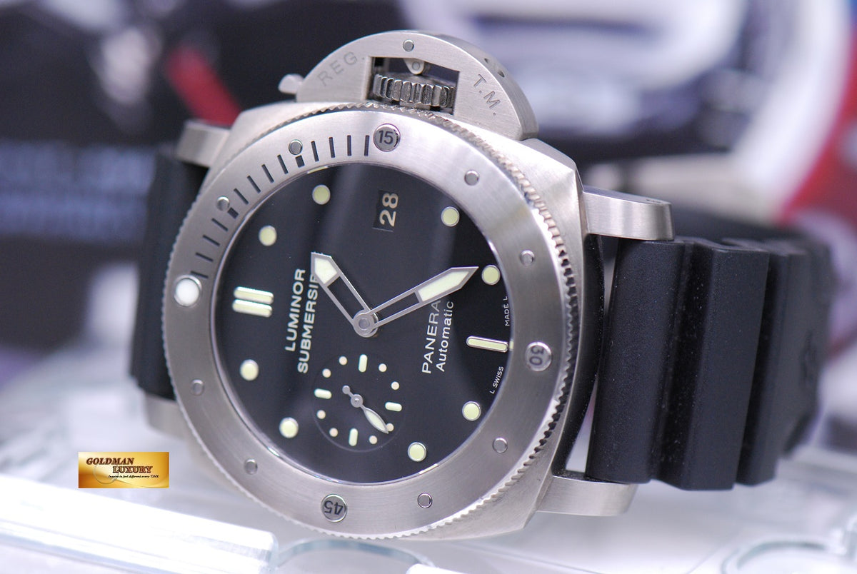 [SOLD] PANERAI LUMINOR SUBMERSIBLE TITANIUM AUTOMATIC PAM 305 (MINT)