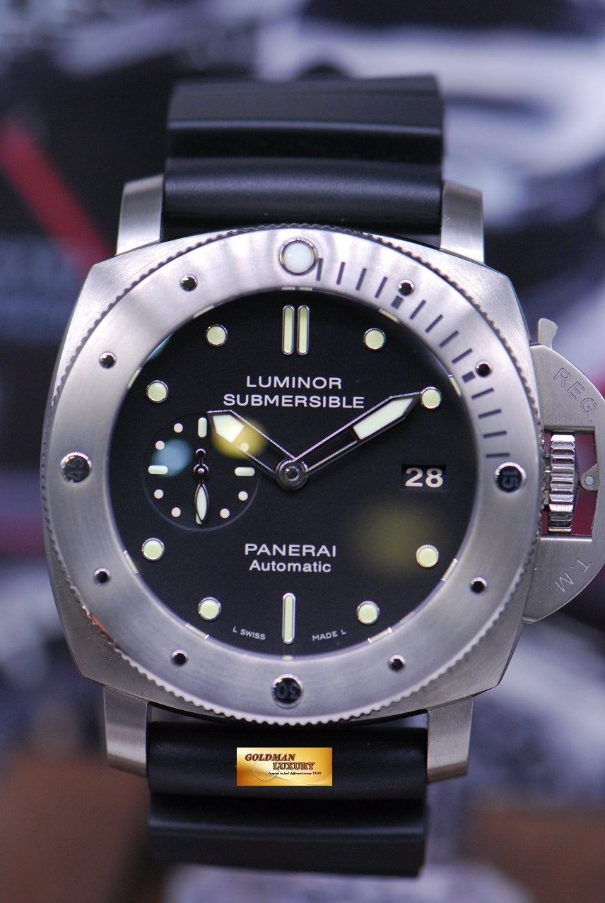 [SOLD] PANERAI LUMINOR SUBMERSIBLE TITANIUM AUTOMATIC PAM 305 (MINT)