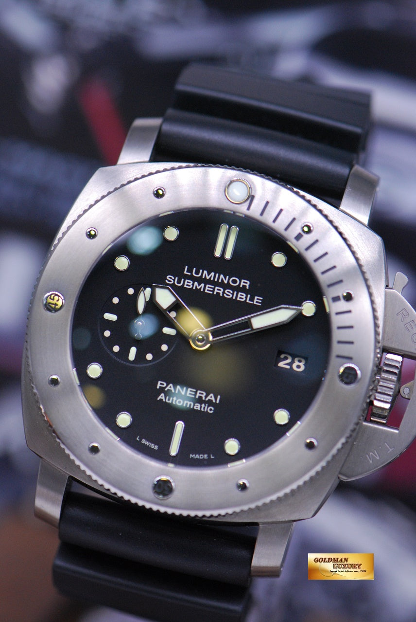 [SOLD] PANERAI LUMINOR SUBMERSIBLE TITANIUM AUTOMATIC PAM 305 (MINT)