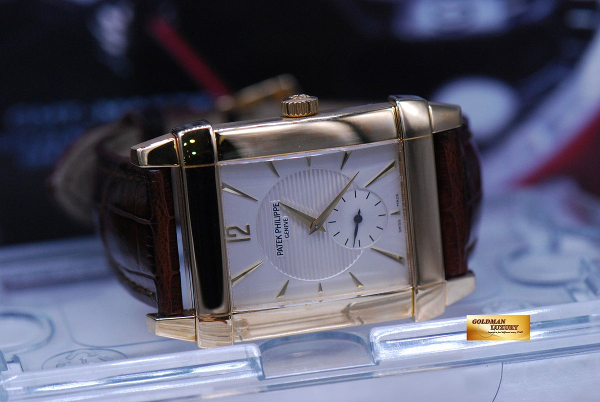 [SOLD] PATEK PHILIPPE GONDOLO 18K YELLOW GOLD MANUAL 5111J (MINT)