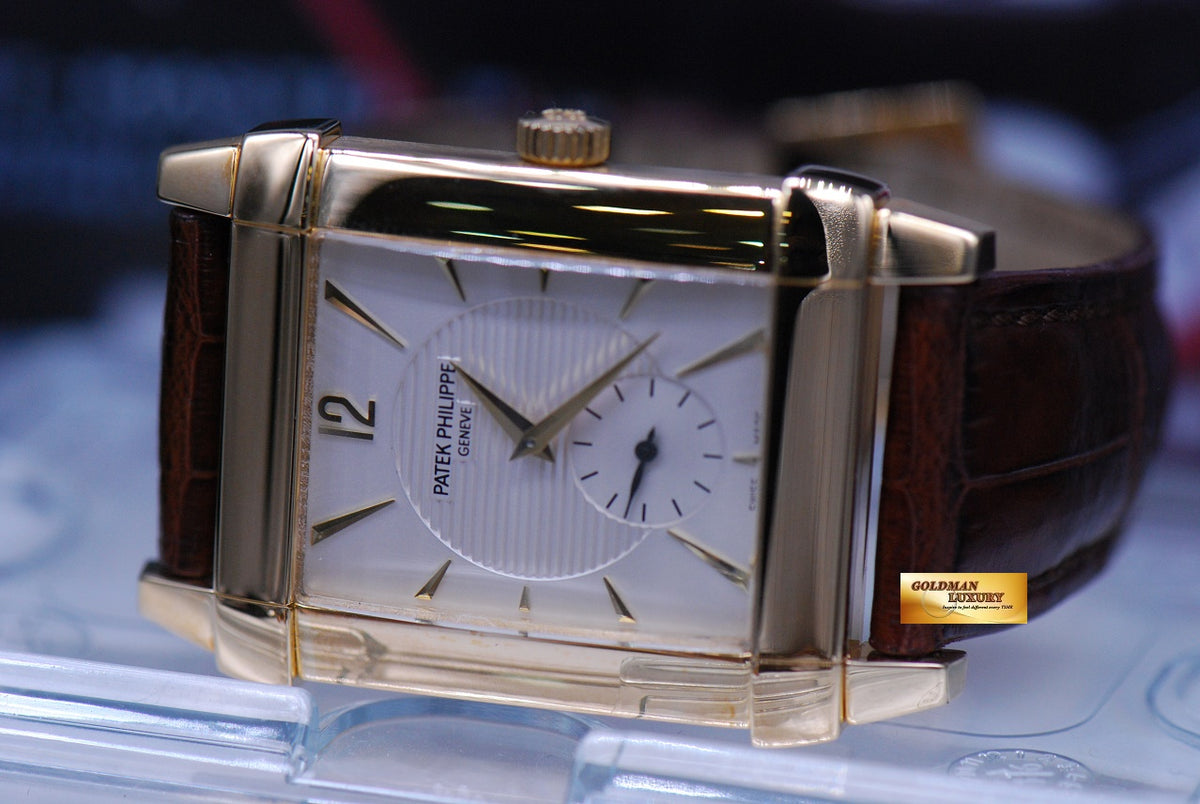 [SOLD] PATEK PHILIPPE GONDOLO 18K YELLOW GOLD MANUAL 5111J (MINT)