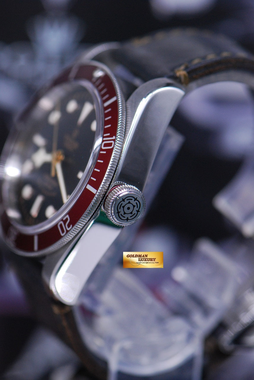 [SOLD] TUDOR BLACK BAY HERITAGE 41mm BURGUNDY BEZEL AUTOMATIC 79220 (MINT)