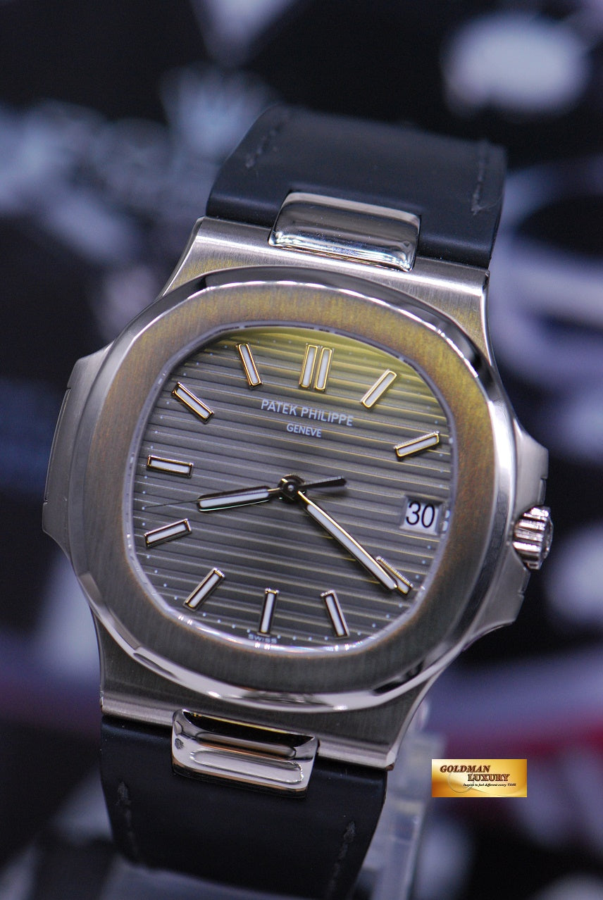 [SOLD] PATEK PHILIPPE NAUTILUS 18K WHITE GOLD AUTOMATIC LEATHER STRAP 5711G (MINT)