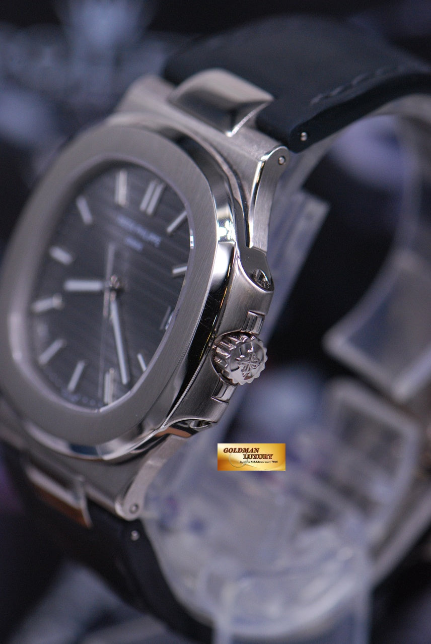 [SOLD] PATEK PHILIPPE NAUTILUS 18K WHITE GOLD AUTOMATIC LEATHER STRAP 5711G (MINT)