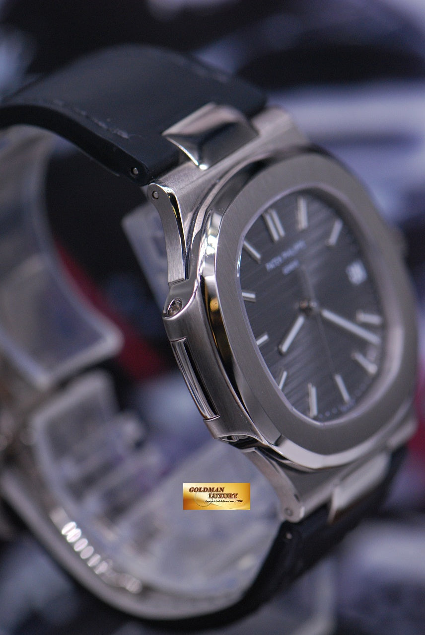 [SOLD] PATEK PHILIPPE NAUTILUS 18K WHITE GOLD AUTOMATIC LEATHER STRAP 5711G (MINT)