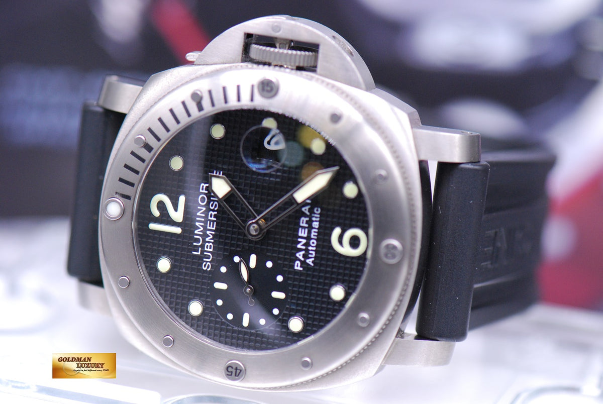 [SOLD] PANERAI LUMINOR SUBMERSIBLE TITANIUM 44mm “WAFFLE DIAL” AUTOMATIC PAM 025 (MINT)