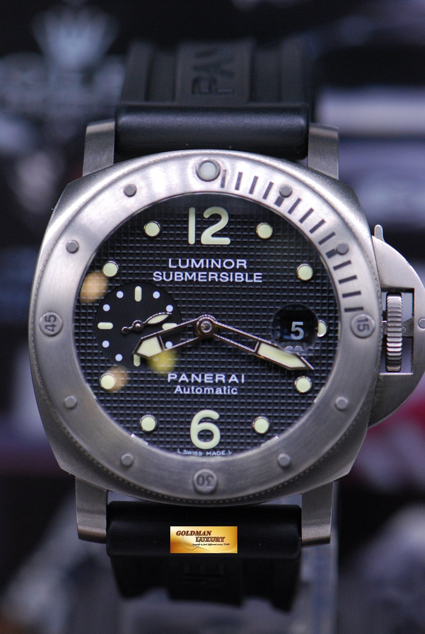 [SOLD] PANERAI LUMINOR SUBMERSIBLE TITANIUM 44mm “WAFFLE DIAL” AUTOMATIC PAM 025 (MINT)