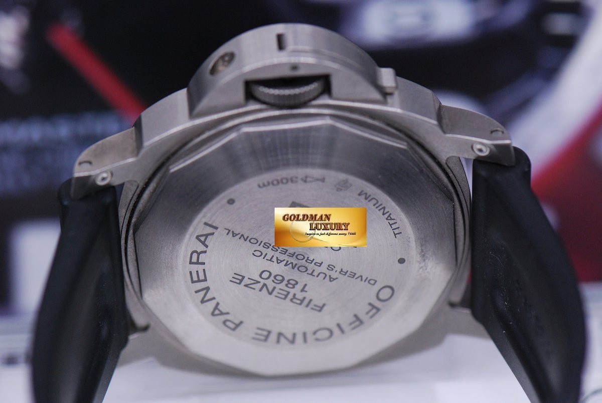 [SOLD] PANERAI LUMINOR SUBMERSIBLE TITANIUM 44mm “WAFFLE DIAL” AUTOMATIC PAM 025 (MINT)