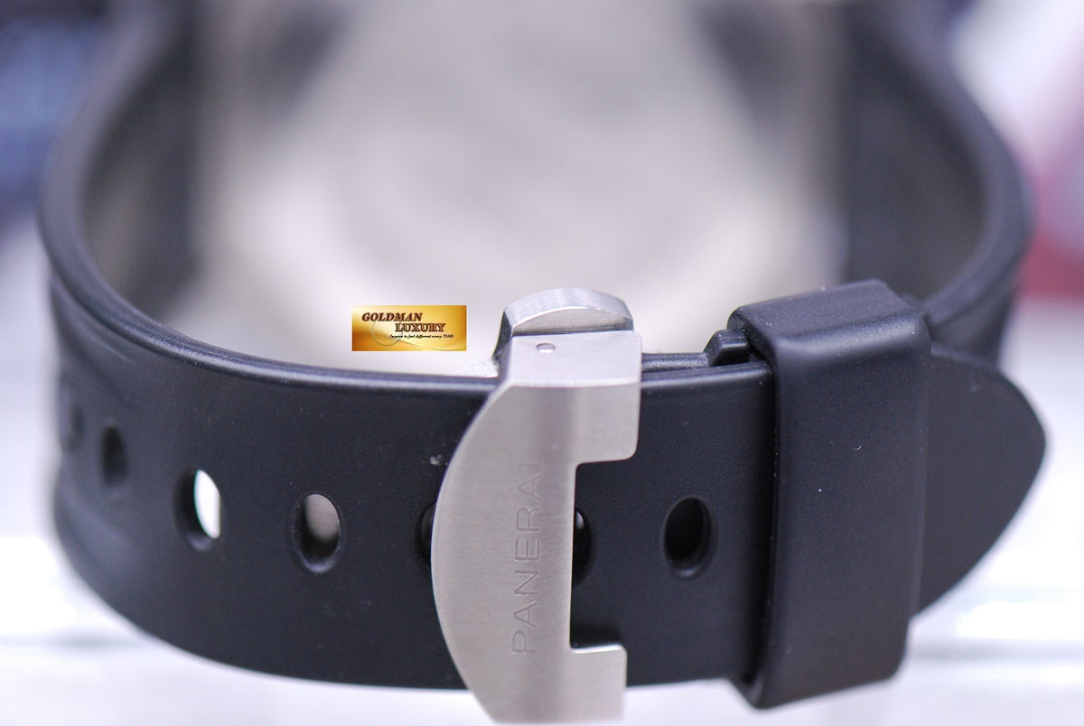 [SOLD] PANERAI LUMINOR SUBMERSIBLE TITANIUM 44mm “WAFFLE DIAL” AUTOMATIC PAM 025 (MINT)