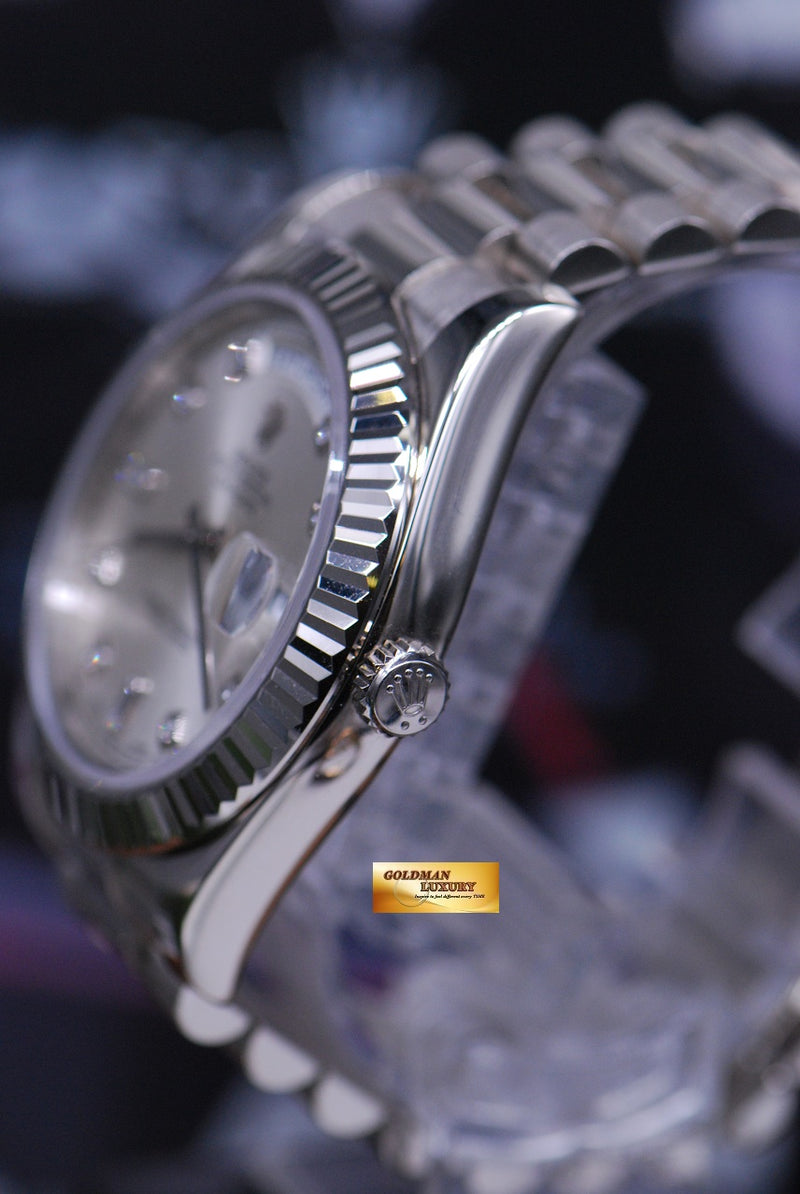 products/GML1885_-_Rolex_Oyster_Day-Date_II_18K_White_Gold_Diamond_Dial_218239_-_3.JPG