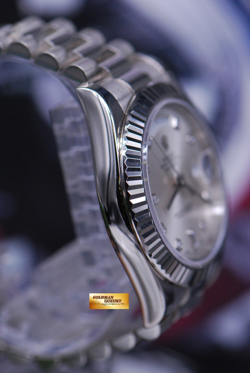 products/GML1885_-_Rolex_Oyster_Day-Date_II_18K_White_Gold_Diamond_Dial_218239_-_4.JPG