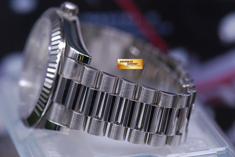 products/GML1885_-_Rolex_Oyster_Day-Date_II_18K_White_Gold_Diamond_Dial_218239_-_7.JPG