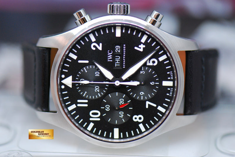 products/GML1924_-_IWC_Pilot_42mm_Day-Date_Chronograph_Black_IW3777_-_5.JPG