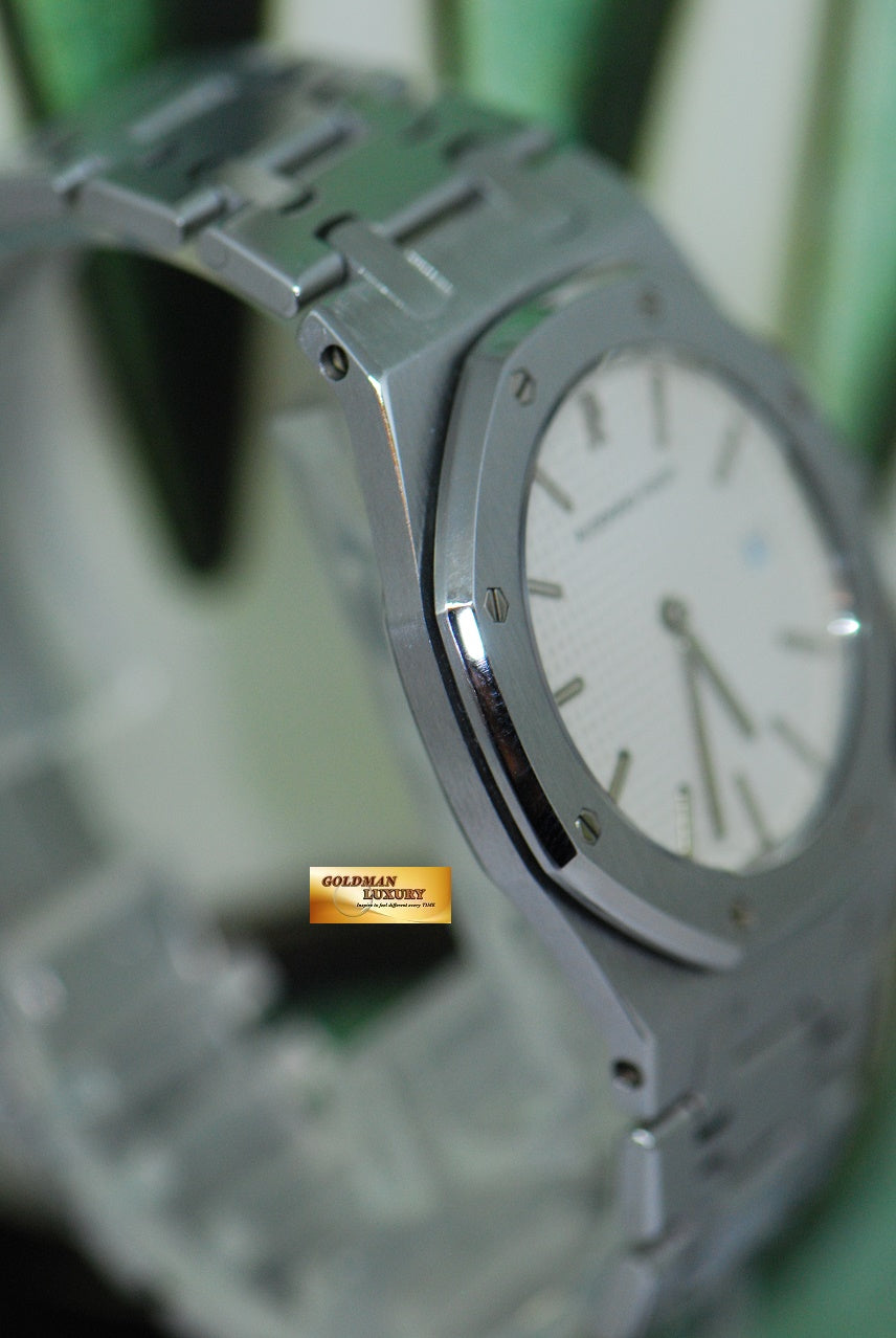 [SOLD] AUDEMARS PIGUET ROYAL OAK 33mm QUARTZ WHITE 56175ST (NEAR MINT)