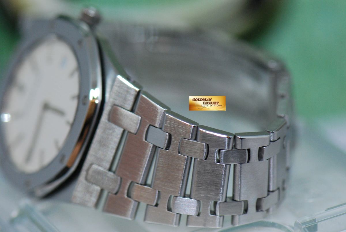 [SOLD] AUDEMARS PIGUET ROYAL OAK 33mm QUARTZ WHITE 56175ST (NEAR MINT)