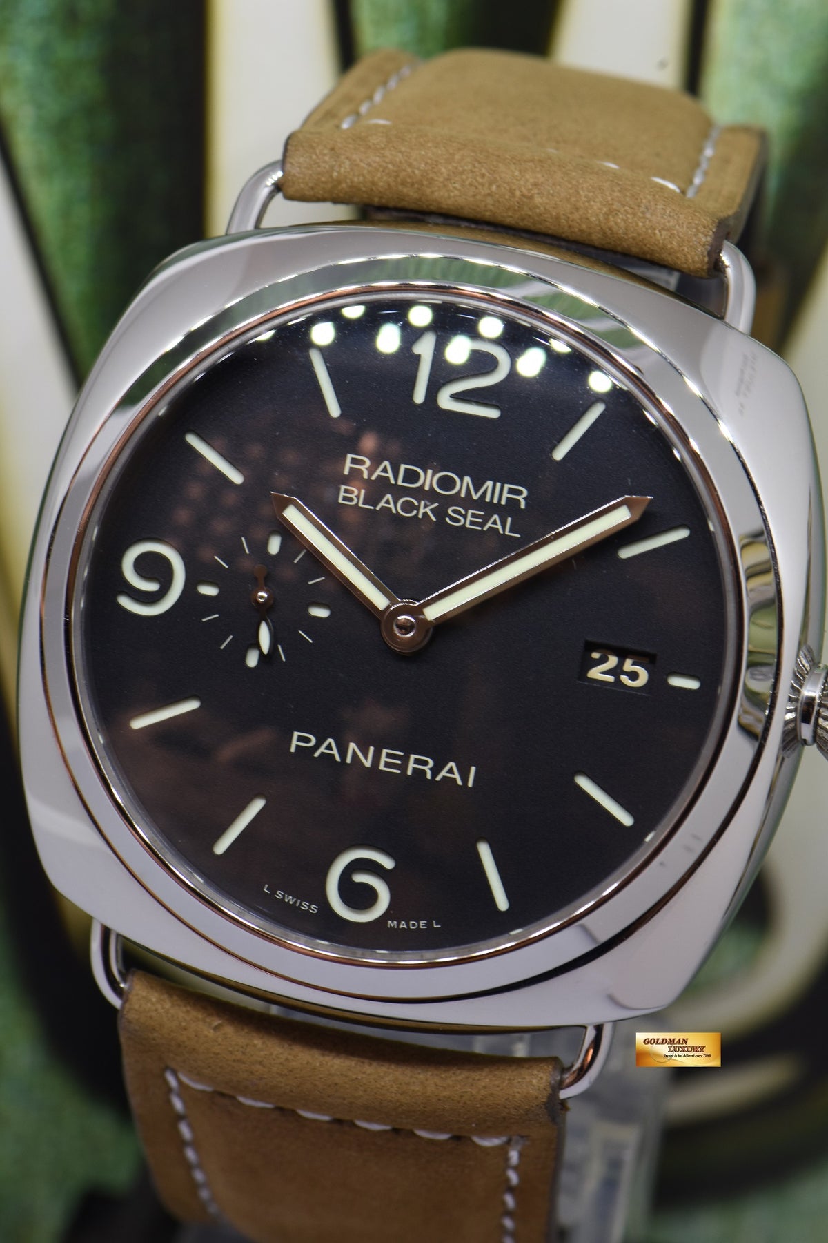 [SOLD] PANERAI RADIOMIR BLACK SEAL 45mm IN-HOUSE P.9000 AUTOMATIC PAM 388 (MINT)
