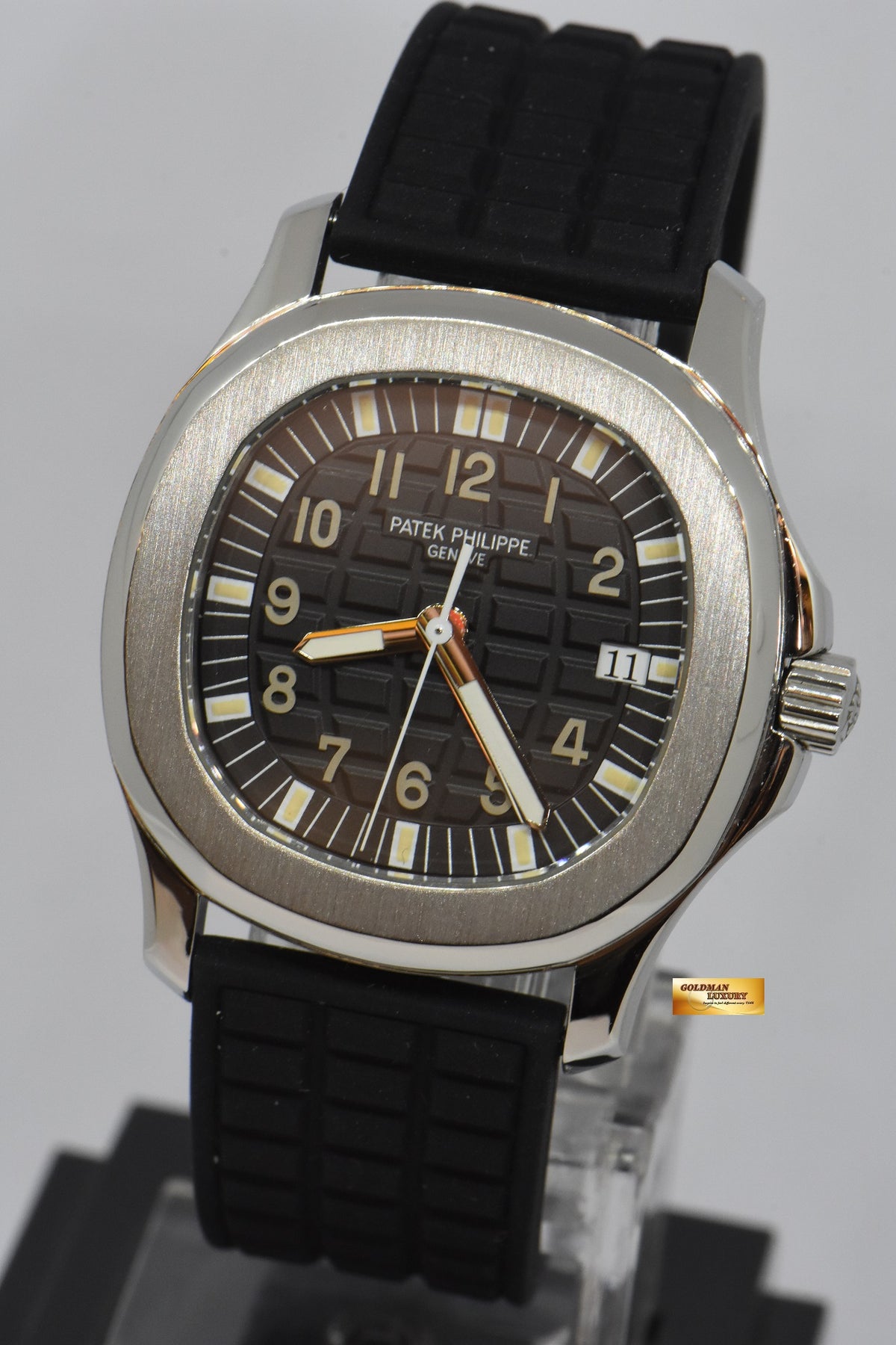 [SOLD] PATEK PHILIPPE AQUANAUT STEEL 36mm QUARTZ 5064A (MINT)