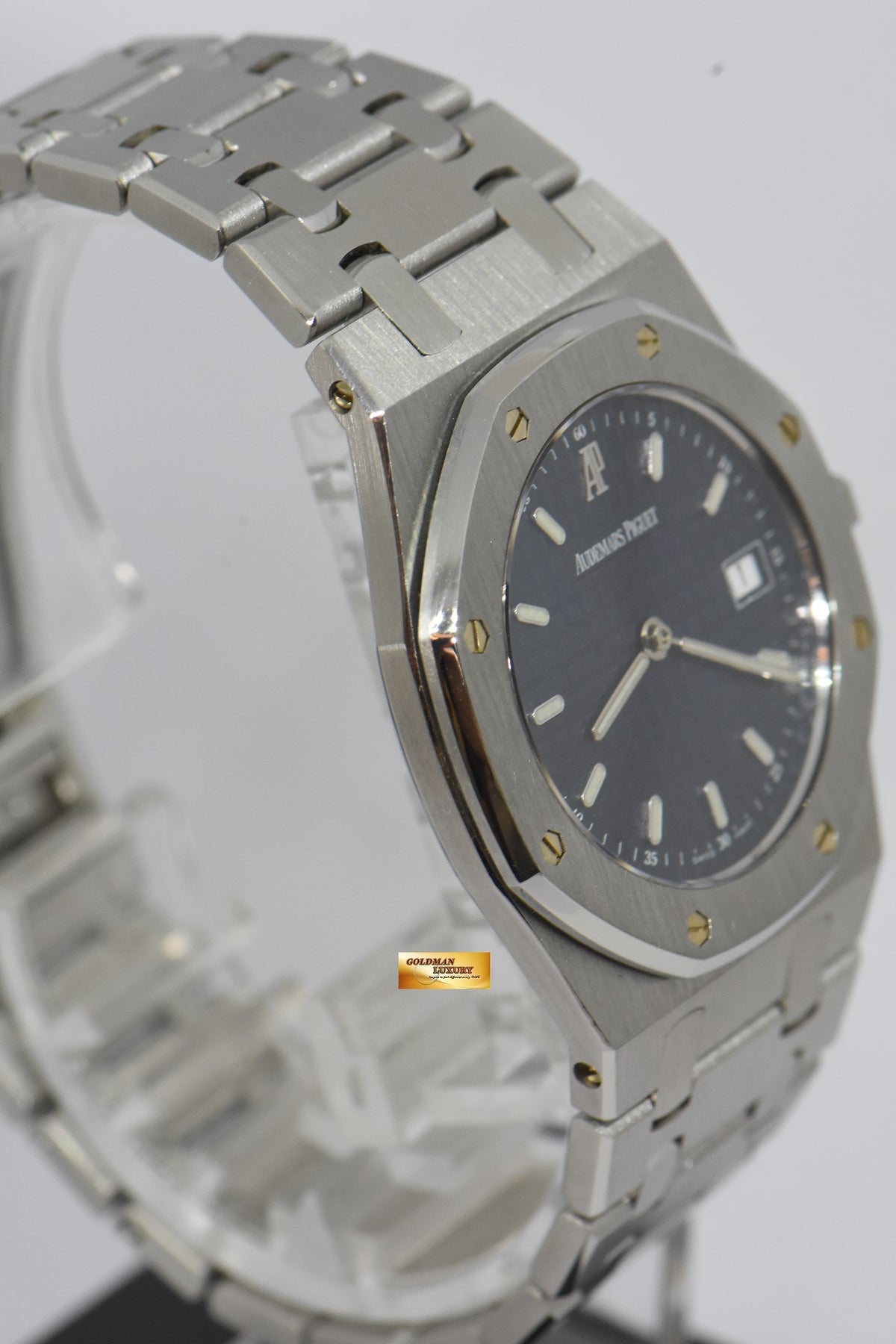 [SOLD] AUDEMARS PIGUET ROYAL OAK MIDSIZE BLUE DIAL QUARTZ (MINT)