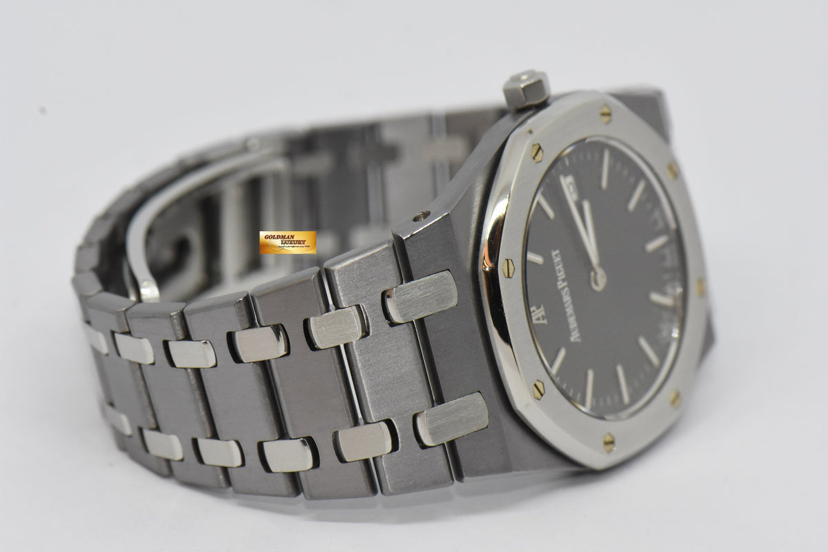 [SOLD] AUDEMARS PIGUET ROYAL OAK CHAMPIONSHIP 33mm MIDSIZE TANTALUM DARK GREY DIAL QUARTZ 56175TT (MINT)