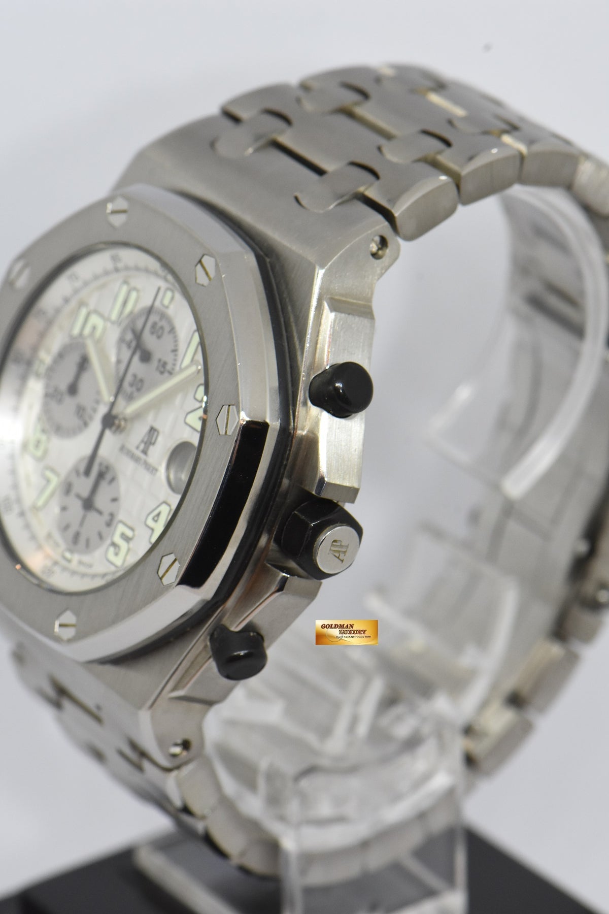 [SOLD] AUDEMARS PIGUET ROYAL OAK OFFSHORE CHRONOGRAPH 42mm TITANIUM IN BRACELET AUTOMATIC 25721Ti (MINT)