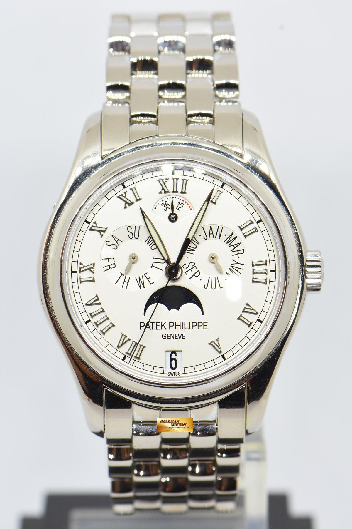 [SOLD] PATEK PHILIPPE ANNUAL CALENDAR 36mm 18K WHITE GOLD IN BRACELET MOONPHASE POWER RESERVE AUTOMATIC 5036G (NEAR MINT)