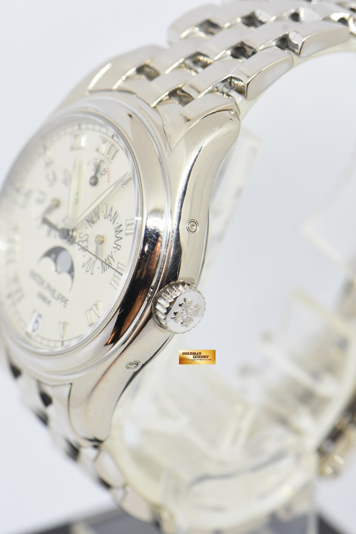 [SOLD] PATEK PHILIPPE ANNUAL CALENDAR 36mm 18K WHITE GOLD IN BRACELET MOONPHASE POWER RESERVE AUTOMATIC 5036G (NEAR MINT)