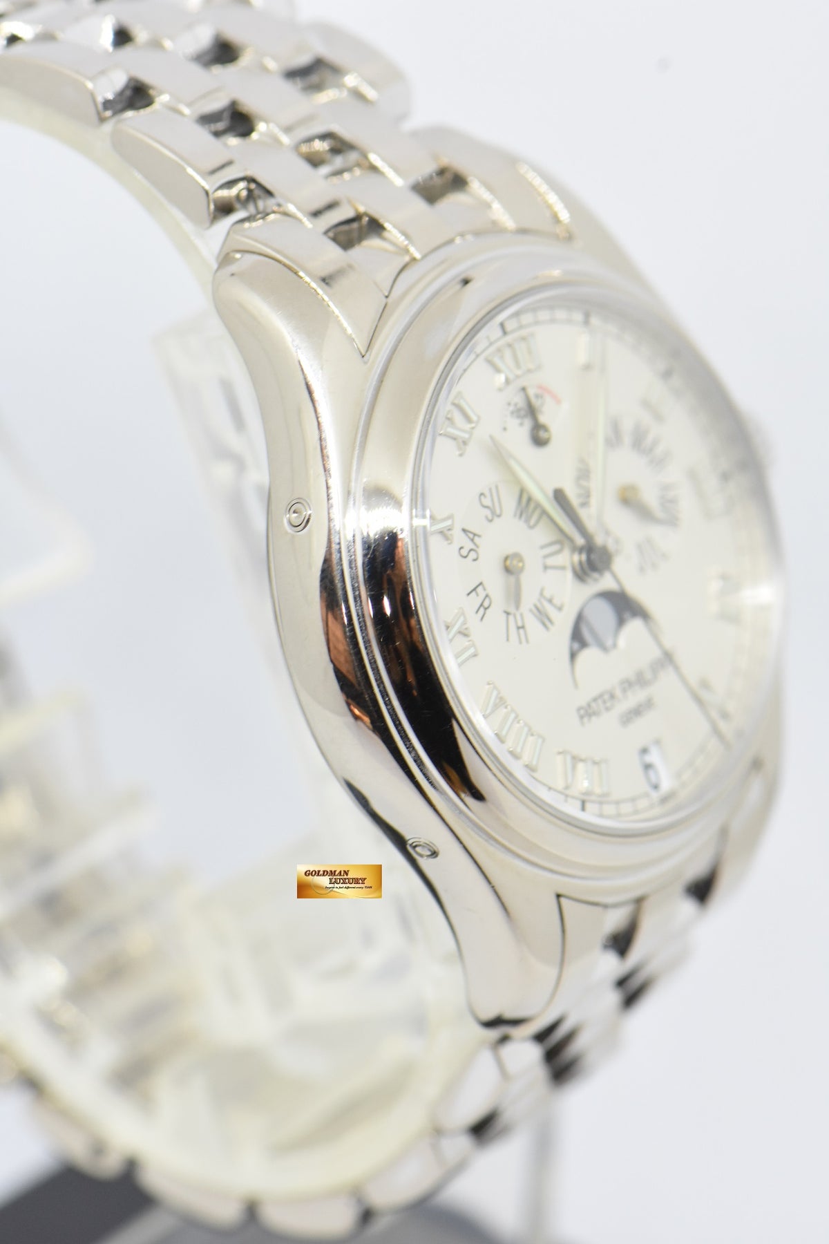 [SOLD] PATEK PHILIPPE ANNUAL CALENDAR 36mm 18K WHITE GOLD IN BRACELET MOONPHASE POWER RESERVE AUTOMATIC 5036G (NEAR MINT)