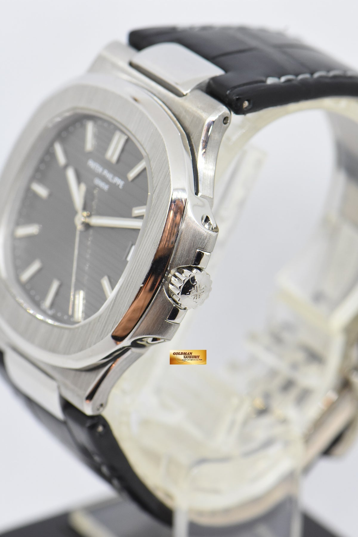 [SOLD] PATEK PHILIPPE NAUTILUS 40mm 18K WHITE GOLD GREY DIAL AUTOMATIC 5711/1G (MINT)