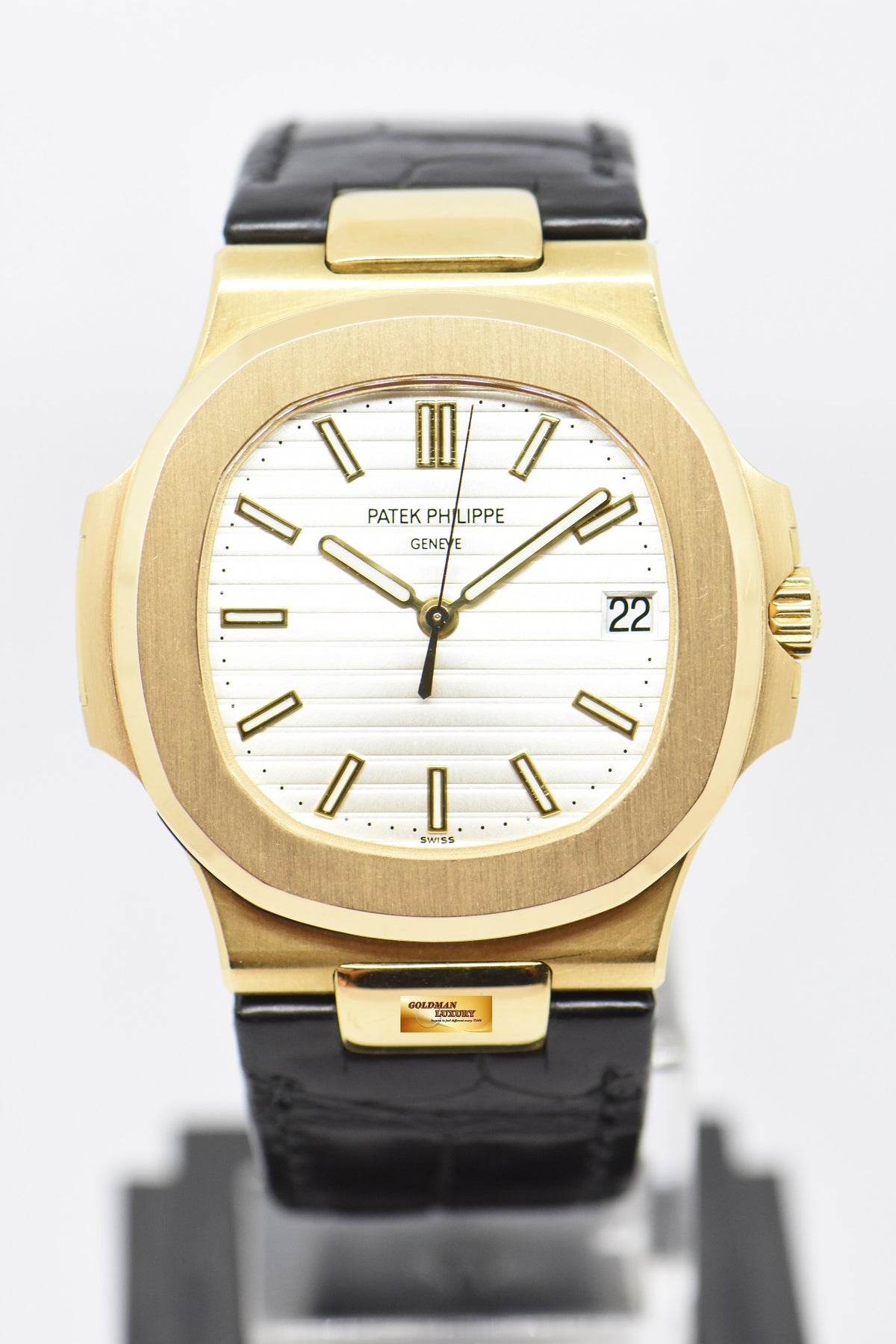 [SOLD] PATEK PHILIPPE NAUTILUS 40mm 18K YELLOW GOLD SILVER DIAL AUTOMATIC 5711/1J (MINT)