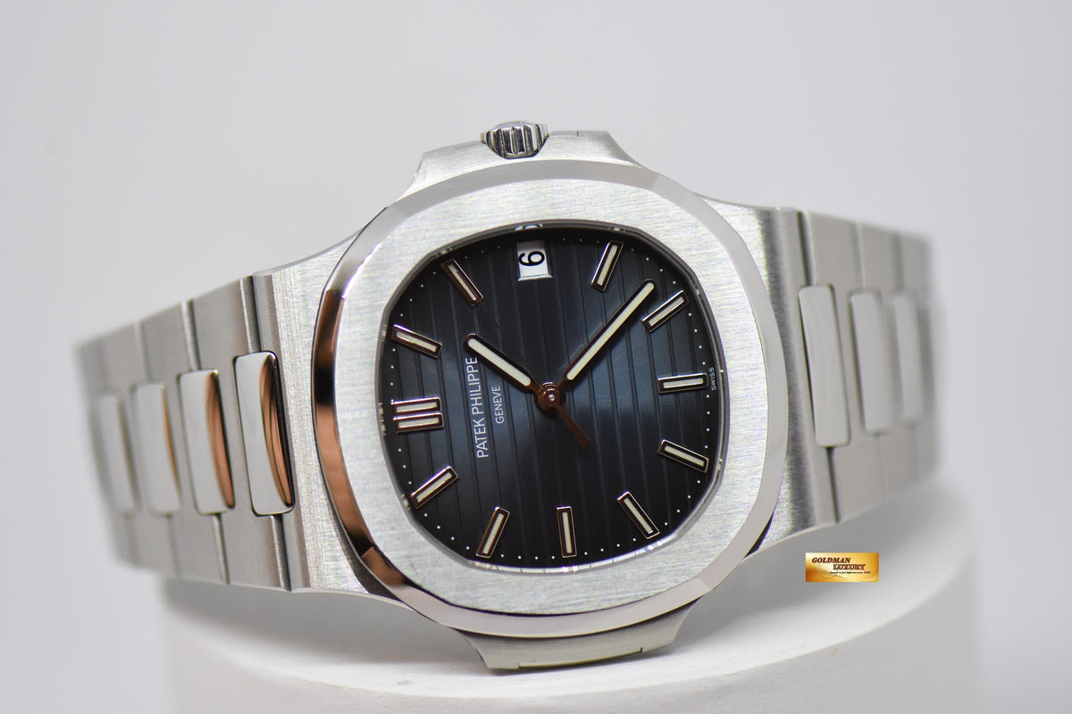 [SOLD] PATEK PHILIPPE NAUTILUS 40mm STEEL IN BRACELET BLUE 5711/1A (MINT)