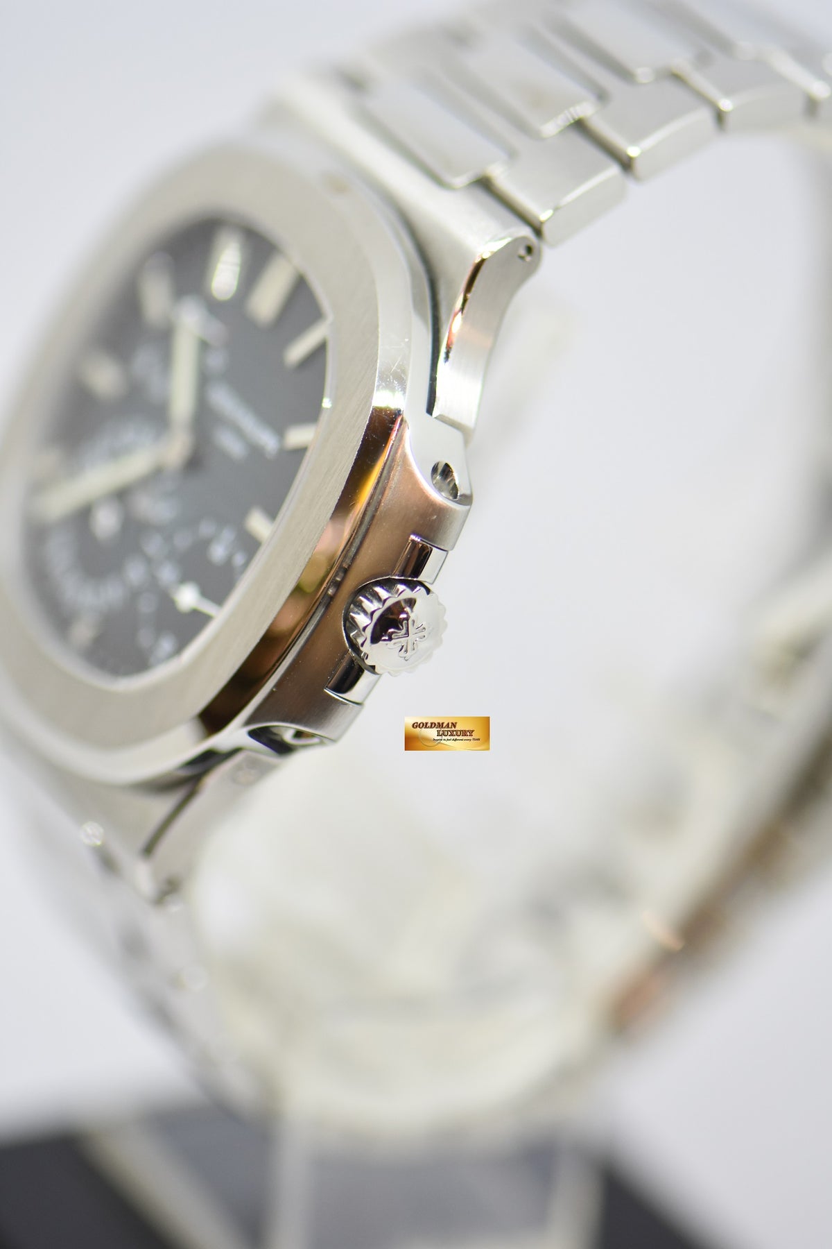 [SOLD] PATEK PHILIPPE NAUTILUS MOONPHASE POWER RESERVE IN STEEL 5712/1A (MINT)