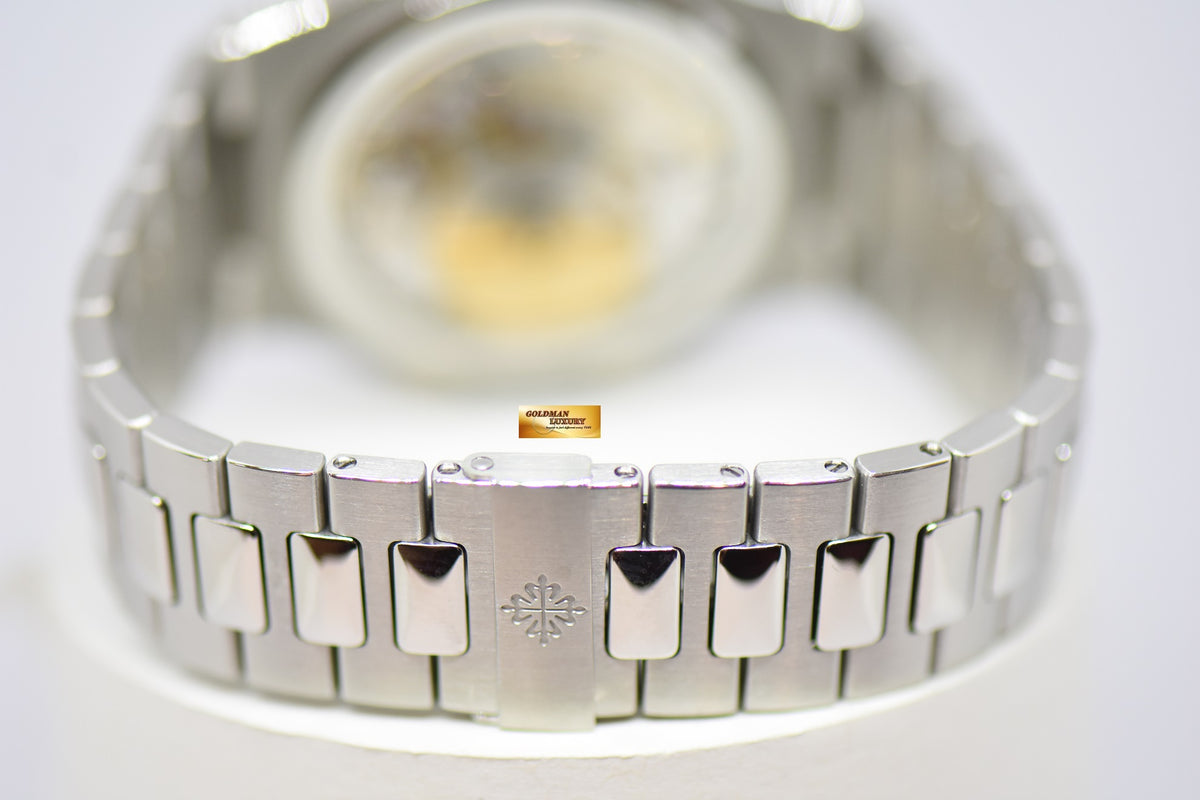 [SOLD] PATEK PHILIPPE NAUTILUS MOONPHASE POWER RESERVE IN STEEL 5712/1A (MINT)