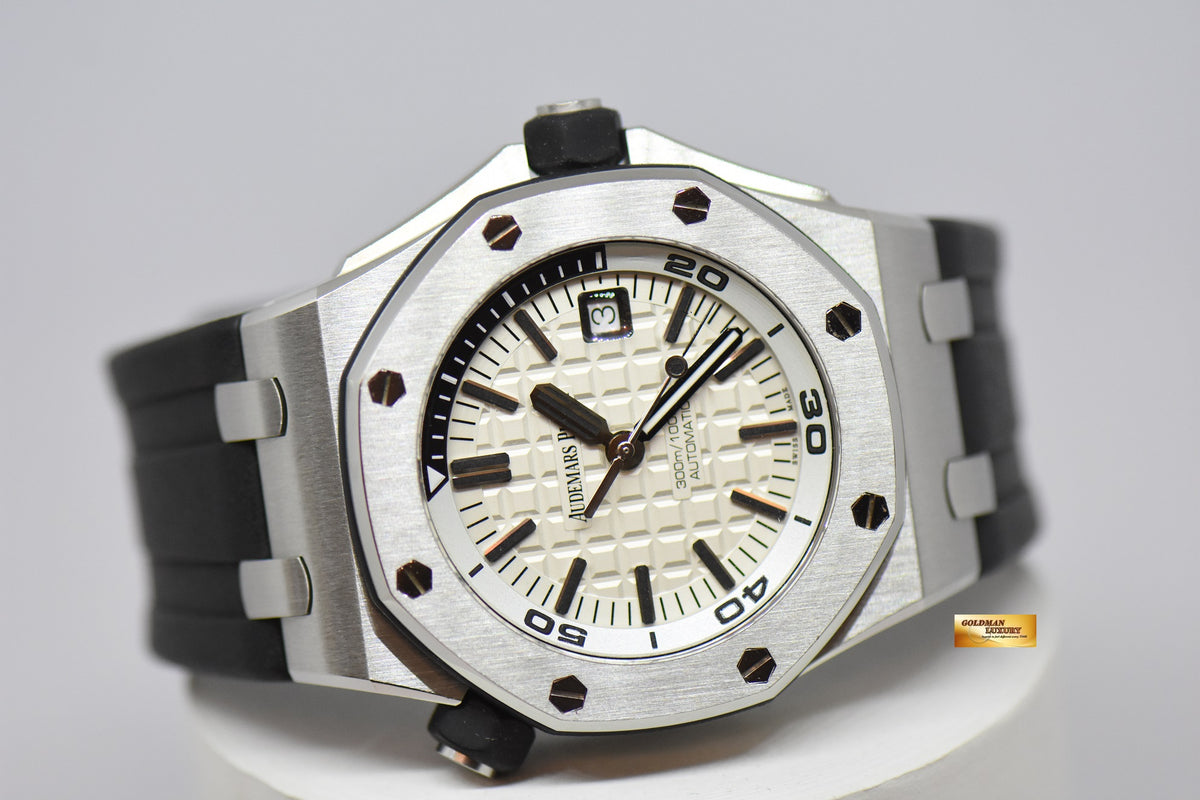 [SOLD] AUDEMARS PIGUET ROYAL OAK OFFSHORE DIVER 42mm WHITE AUTOMATIC 15710ST (MINT)