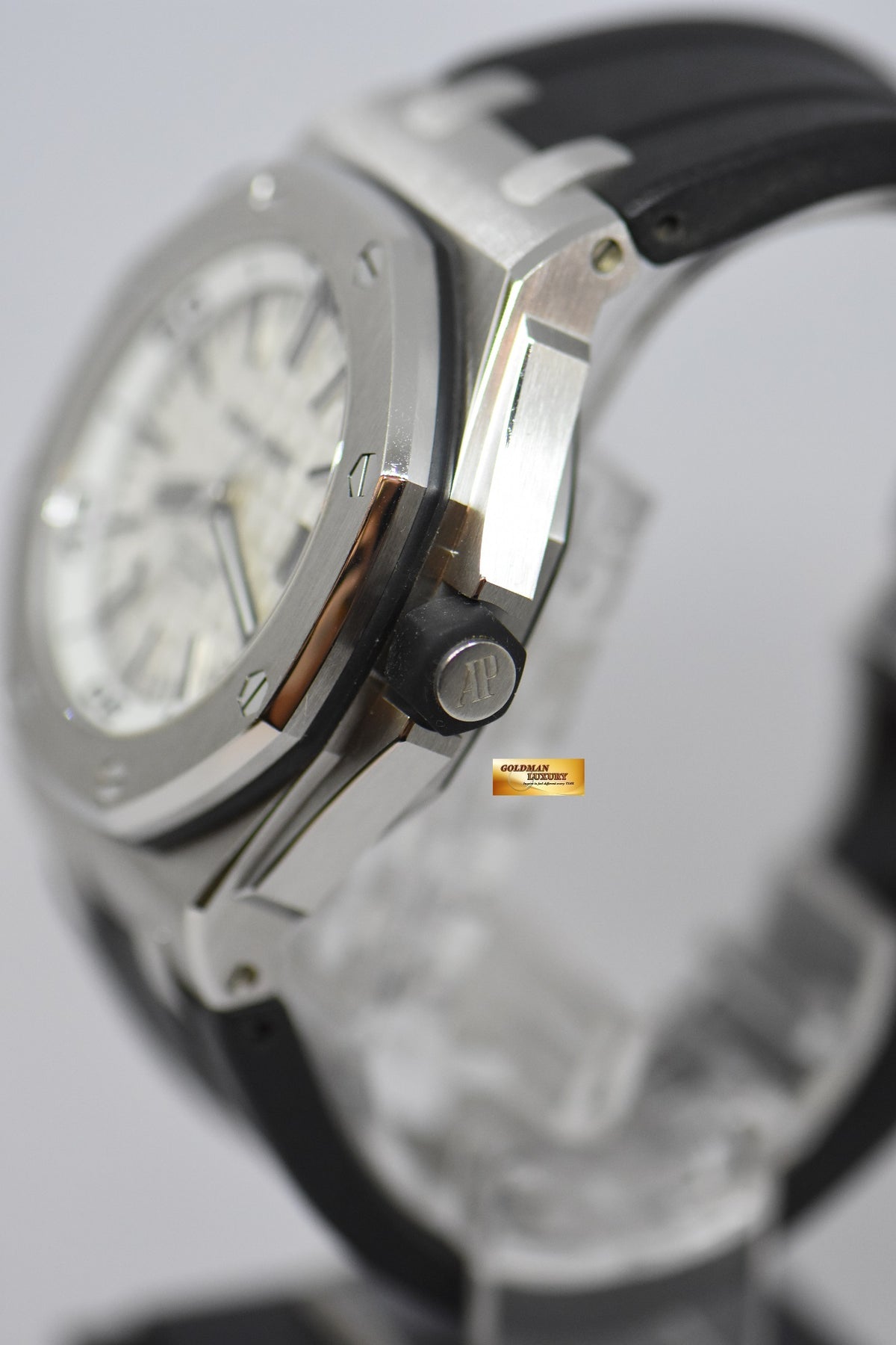 [SOLD] AUDEMARS PIGUET ROYAL OAK OFFSHORE DIVER 42mm WHITE AUTOMATIC 15710ST (MINT)