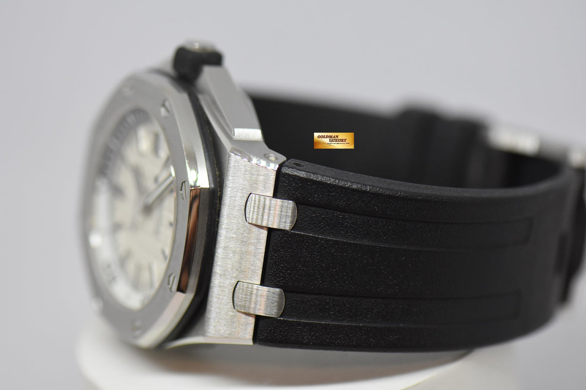 [SOLD] AUDEMARS PIGUET ROYAL OAK OFFSHORE DIVER 42mm WHITE AUTOMATIC 15710ST (MINT)