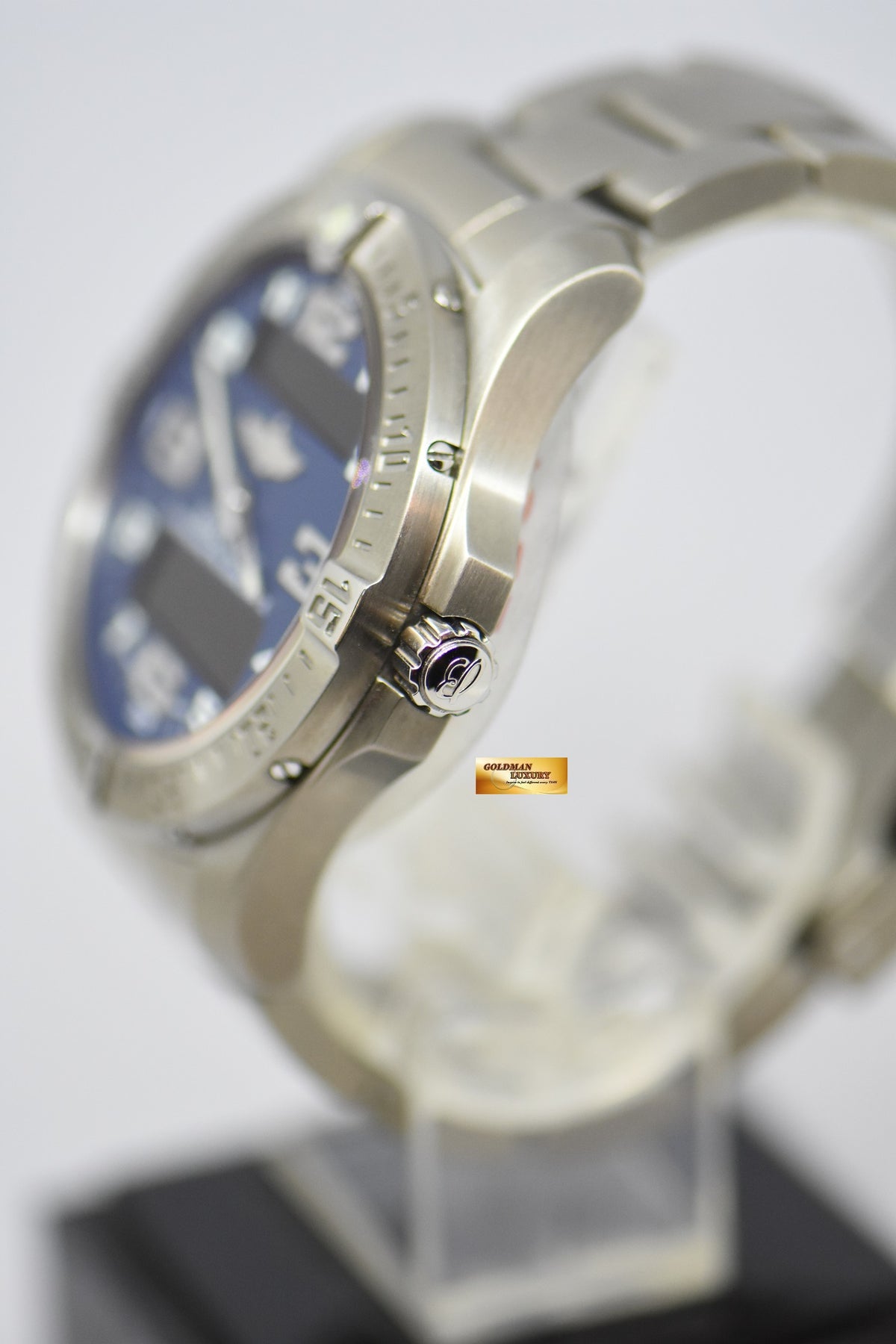 [SOLD] BREITLING AEROSPACE EVO 43mm TITANIUM IN BRACELET SUPERQUARTZ BLUE (MINT)