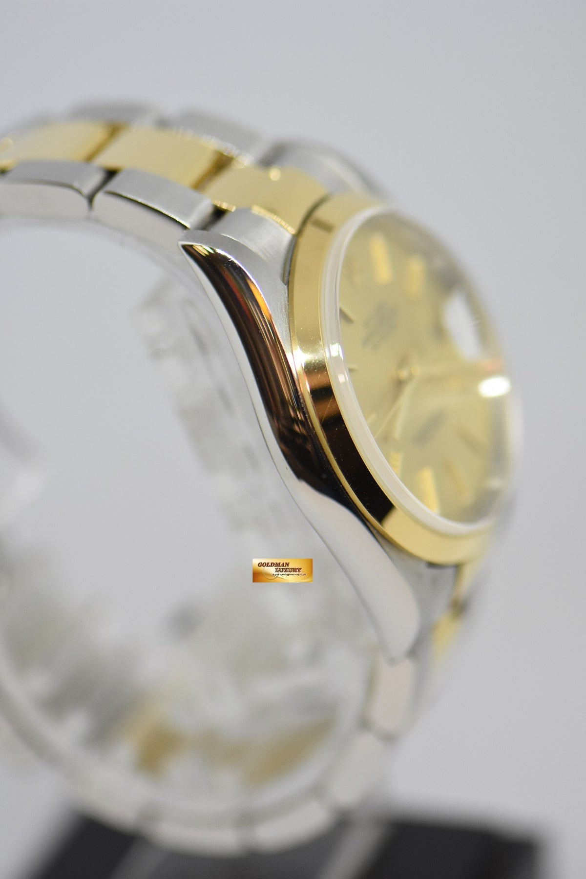 [SOLD] ROLEX OYSTER DATEJUST 36mm GOLD TAPESTRY DIAL HALF-GOLD OYSTER BRACELET AUTOMATIC 16203 (MINT)