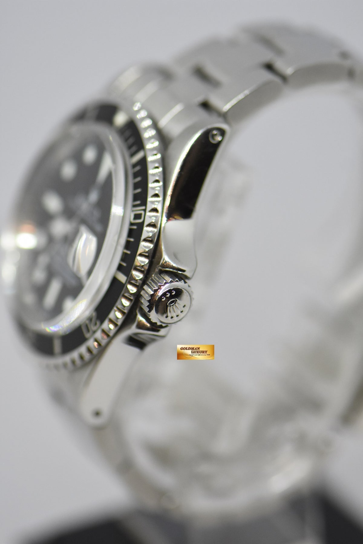 ROLEX OYSTER VINTAGE SUBMARINER 40mm STEEL IN BRACELET BLACK 1680 “SWISS” DIAL (SERVICED) (MINT)