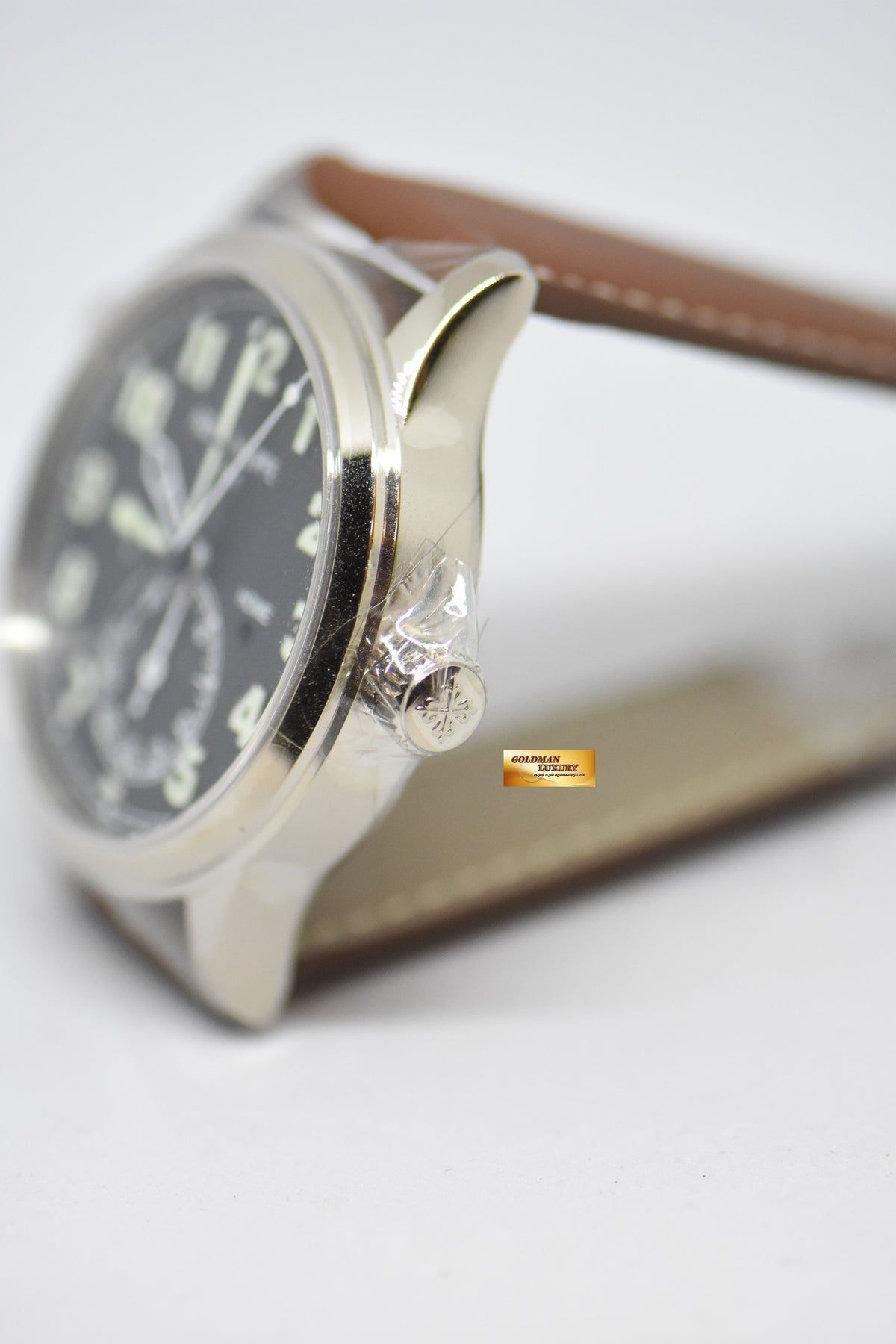 [SOLD] PATEK PHILIPPE PILOT 42mm TRAVEL TIME WHITE GOLD IN LEATHER STRAP 5524G (NEW-UNWORN)