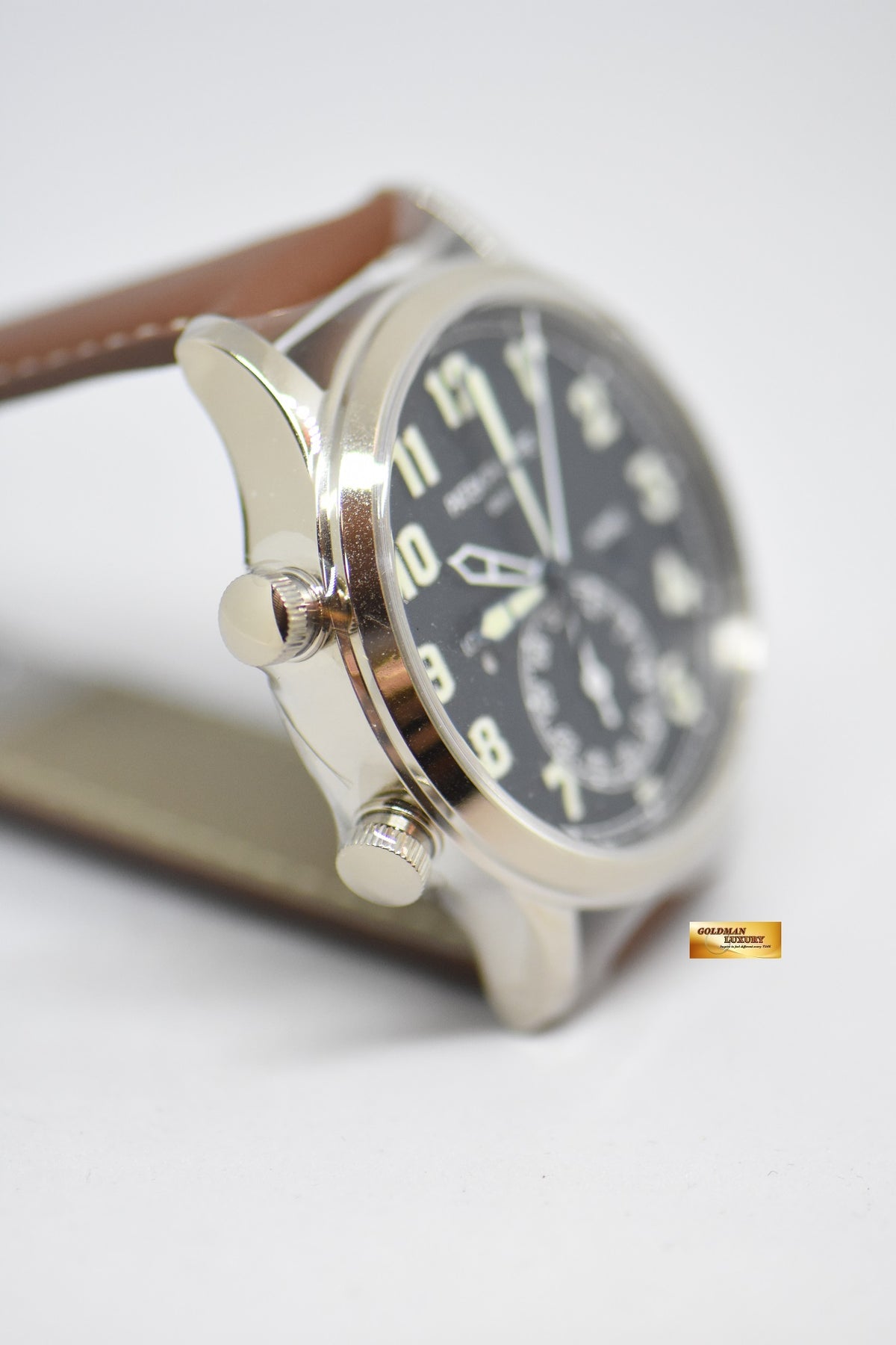 [SOLD] PATEK PHILIPPE PILOT 42mm TRAVEL TIME WHITE GOLD IN LEATHER STRAP 5524G (NEW-UNWORN)