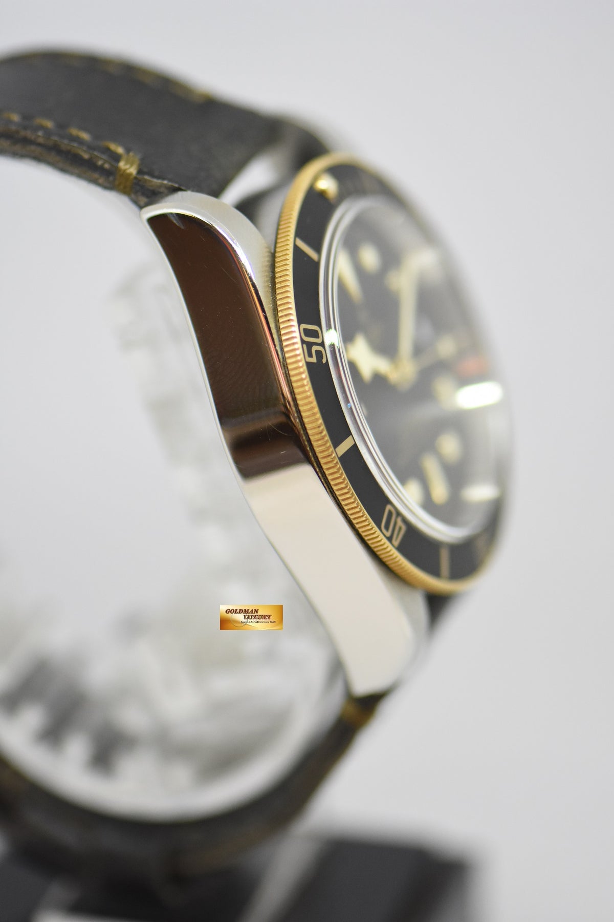 [SOLD] TUDOR BLACK BAY 41mm HALF-GOLD IN LEATHER STRAP AUTOMATIC BLACK 79733N (MINT)