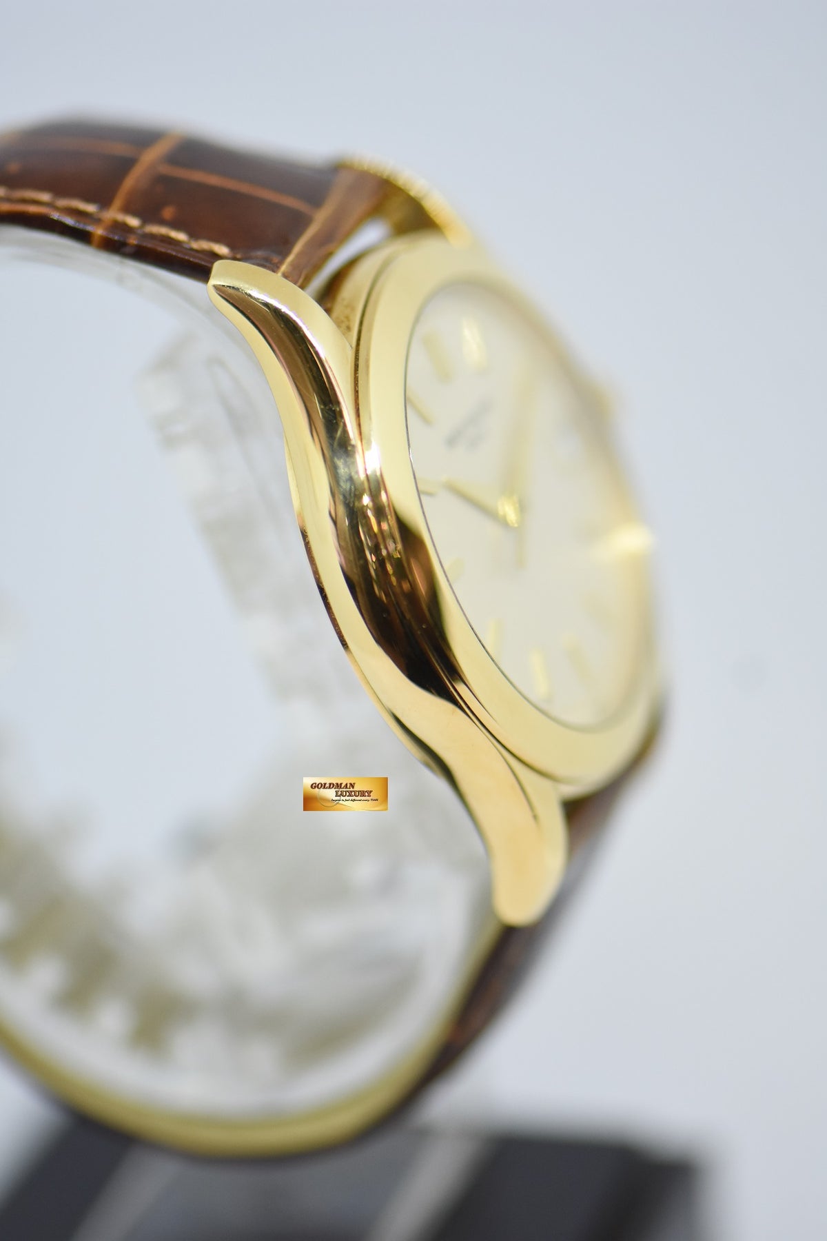 [SOLD] PATEK PHILIPPE CALATRAVA 18K YELLOW GOLD 37mm AUTOMATIC 5107 (NEAR MINT)