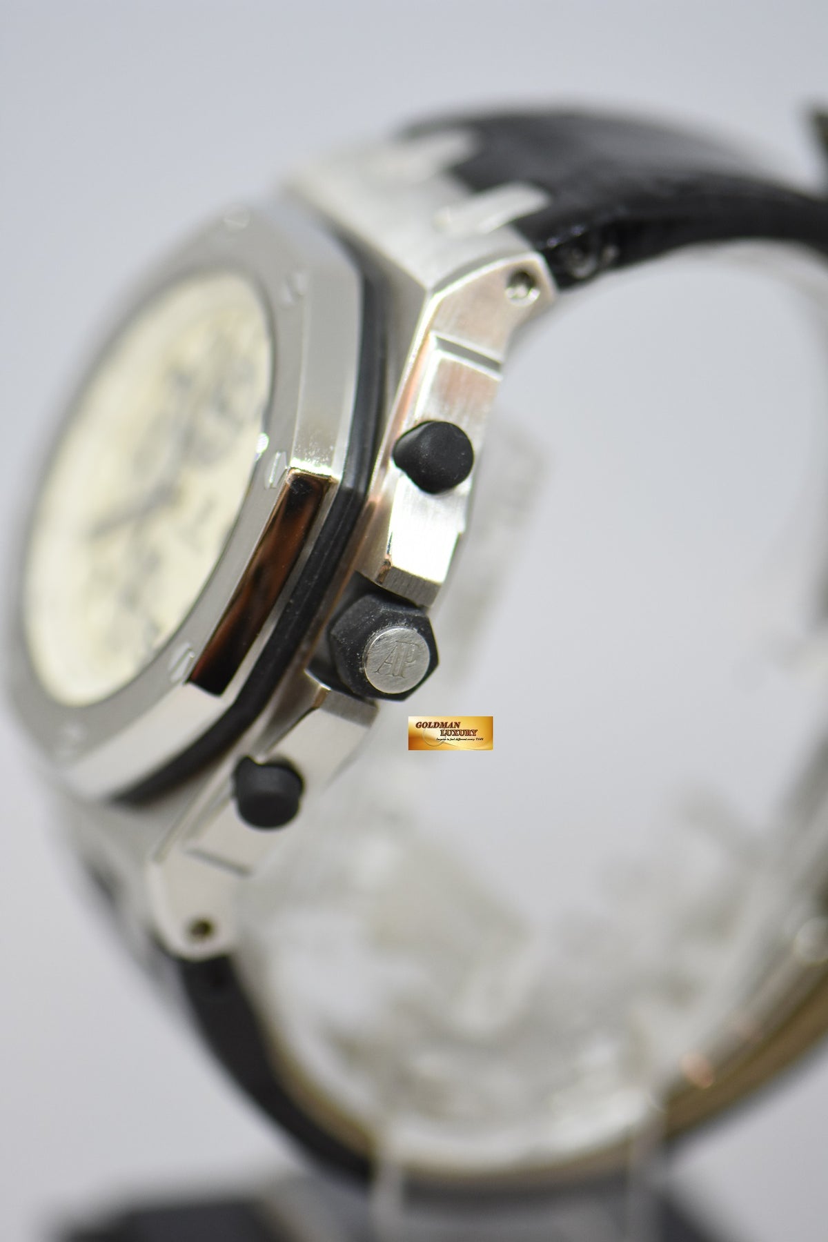 [SOLD] AUDEMARS PIGUET ROYAL OAK OFFSHORE SAFARI CHRONOGRAPH 42mm STEEL IN LEATHER STRAP AUTOMATIC 26020ST (MINT)