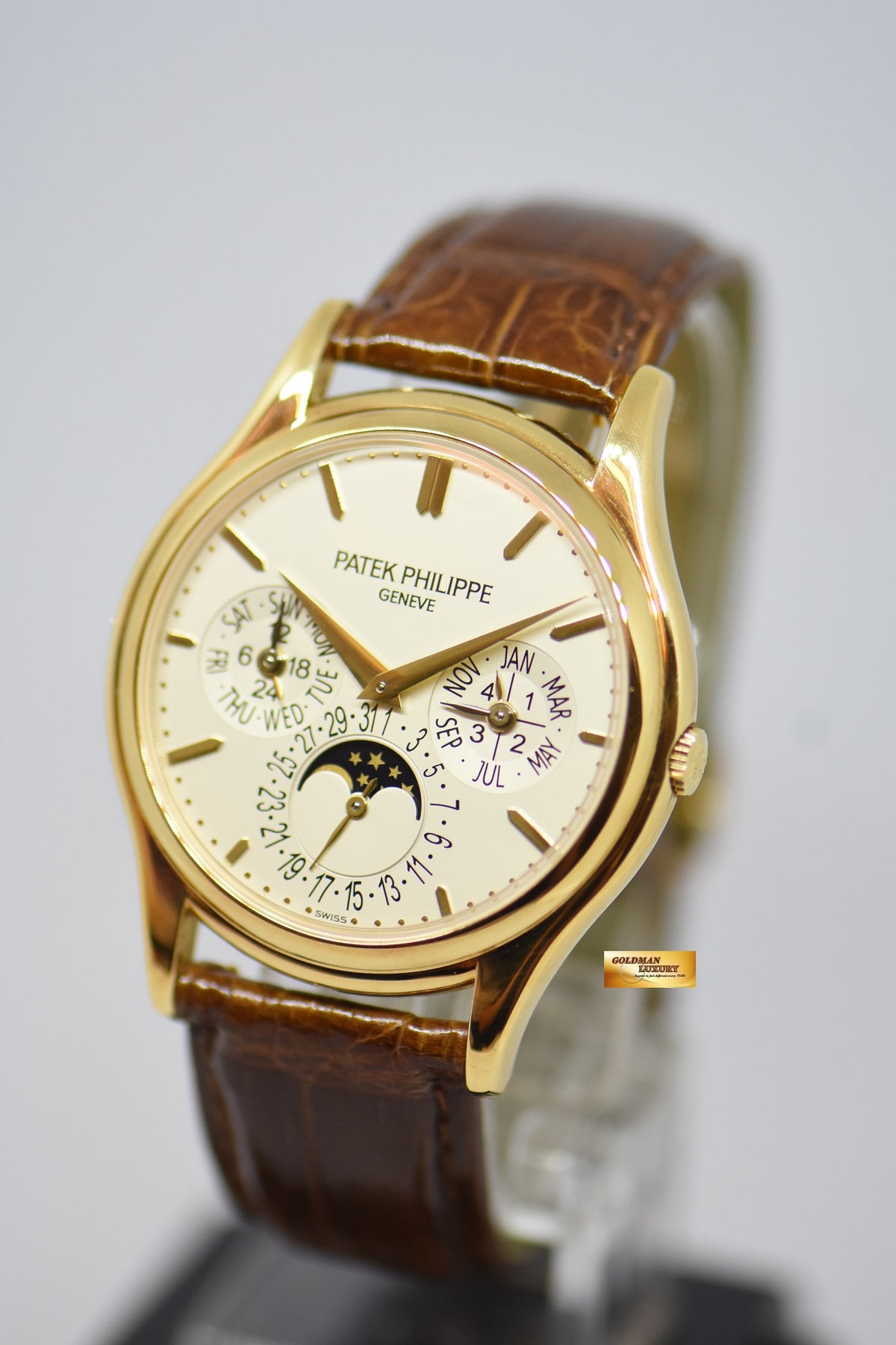 [SOLD] PATEK PHILIPPE PERPETUAL CALENDAR MOONPHASE 37mm 18K YELLOW GOLD 5140J (MINT)